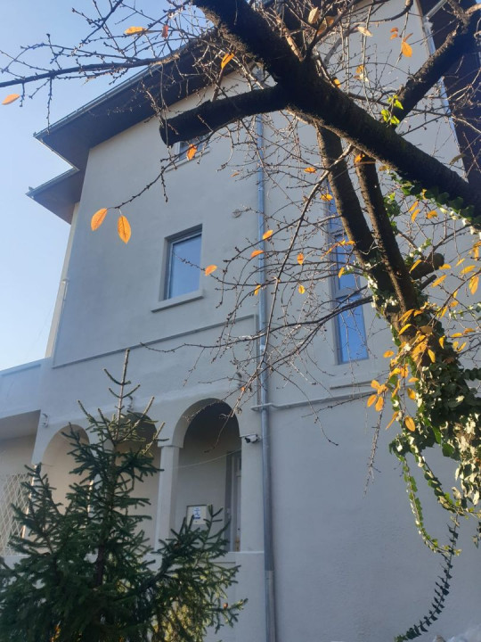 Five rooms apartment, Primaverii area, suitable for residential or offices