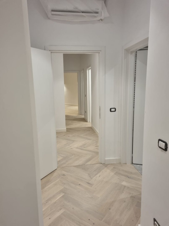 Five rooms apartment, Primaverii area, suitable for residential or offices