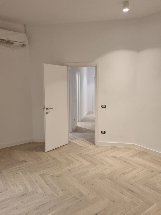 Five rooms apartment, Primaverii area, suitable for residential or offices
