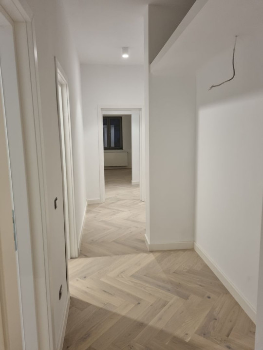 Five rooms apartment, Primaverii area, suitable for residential or offices