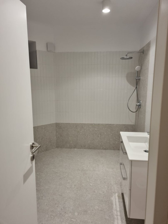 Five rooms apartment, Primaverii area, suitable for residential or offices
