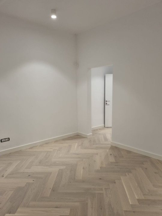 Five rooms apartment, Primaverii area, suitable for residential or offices