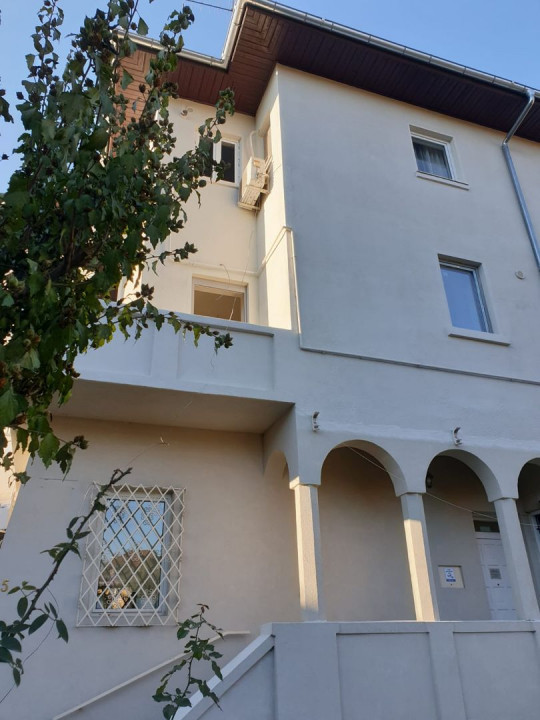 Five rooms apartment, Primaverii area, suitable for residential or offices