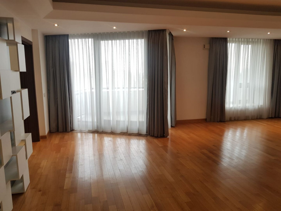 Two bedrooms apartment, close to Domenii market