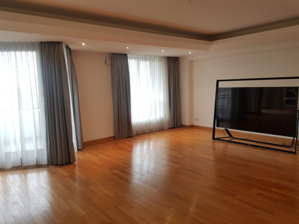Two bedrooms apartment, close to Domenii market