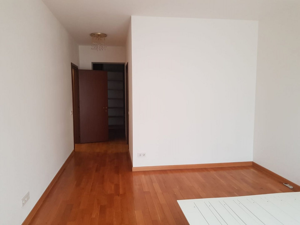 Two bedrooms apartment, close to Domenii market