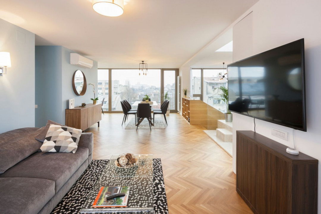 Modern architecture penthouse, close to Victoriei Avenue