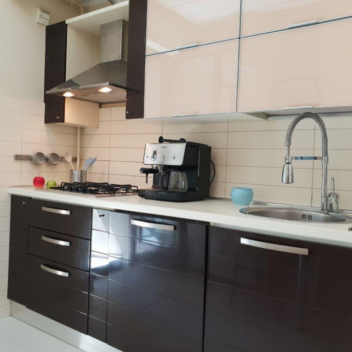 Apartament luminos si primitor, cu parcare si boxa