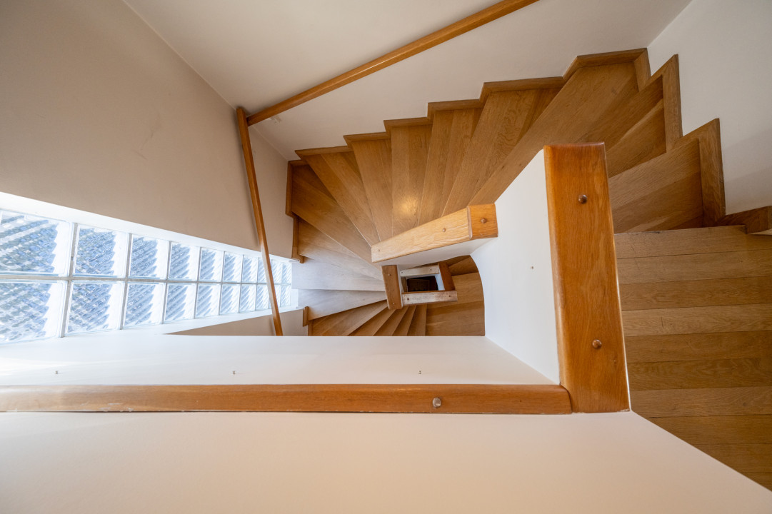 Vila spatioasa si luminoasa, in zona Floreasca