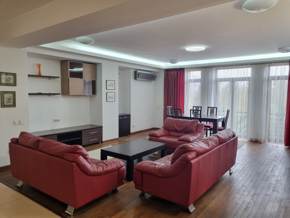 Apartament luminos si spatios, in Baneasa