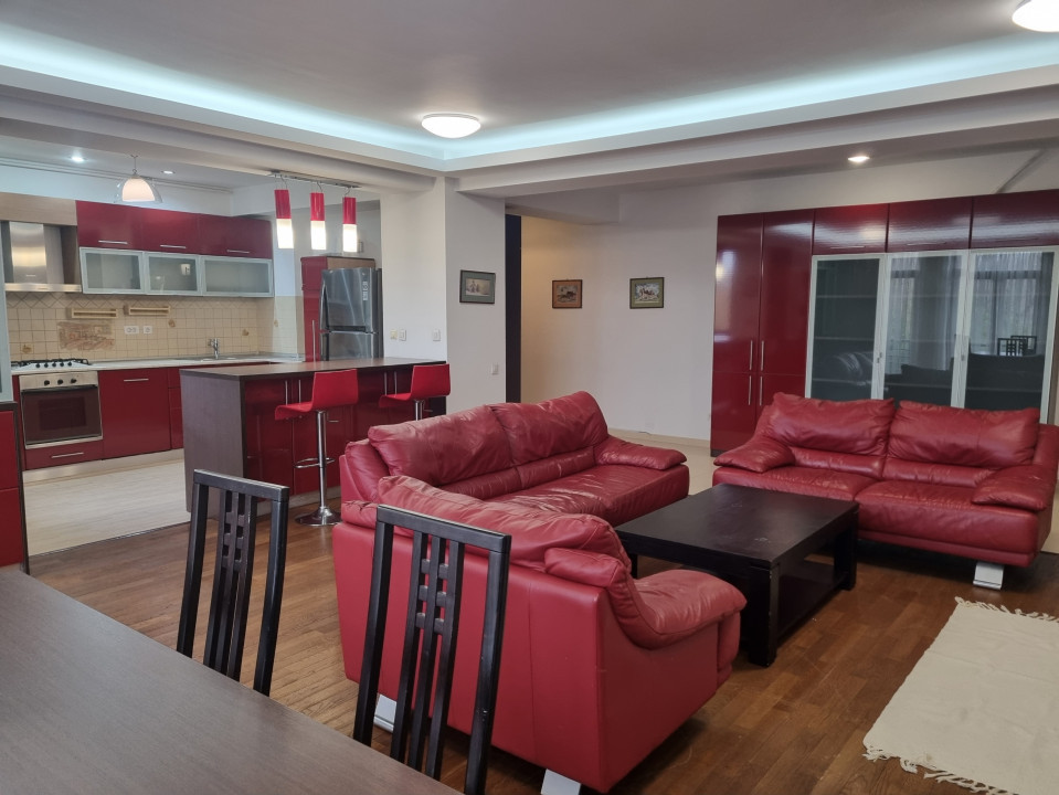 Apartament luminos si spatios, in Baneasa