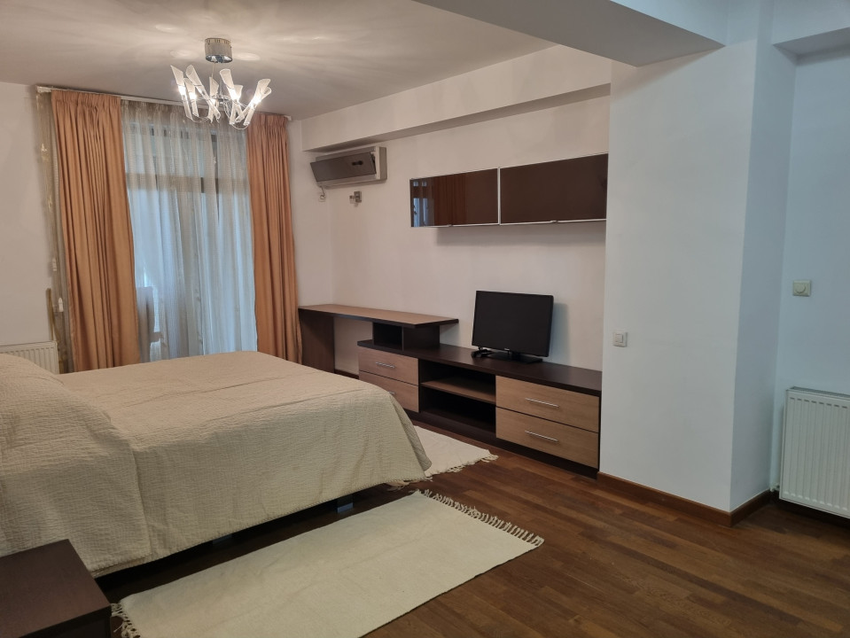 Apartament luminos si spatios, in Baneasa