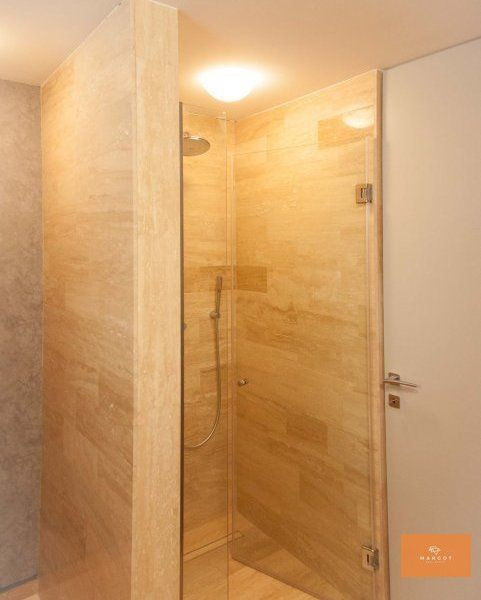 Beautiful garden apartment downtown