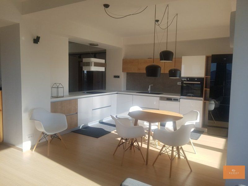 Beautiful and bright apartment, in Dorobanti Square