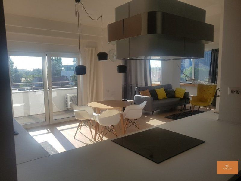 Beautiful and bright apartment, in Dorobanti Square