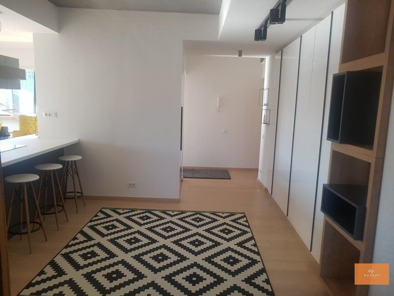 Beautiful and bright apartment, in Dorobanti Square