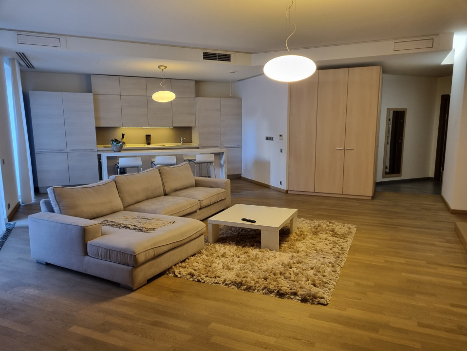 One bedroom apartment, next to Kiseleff park