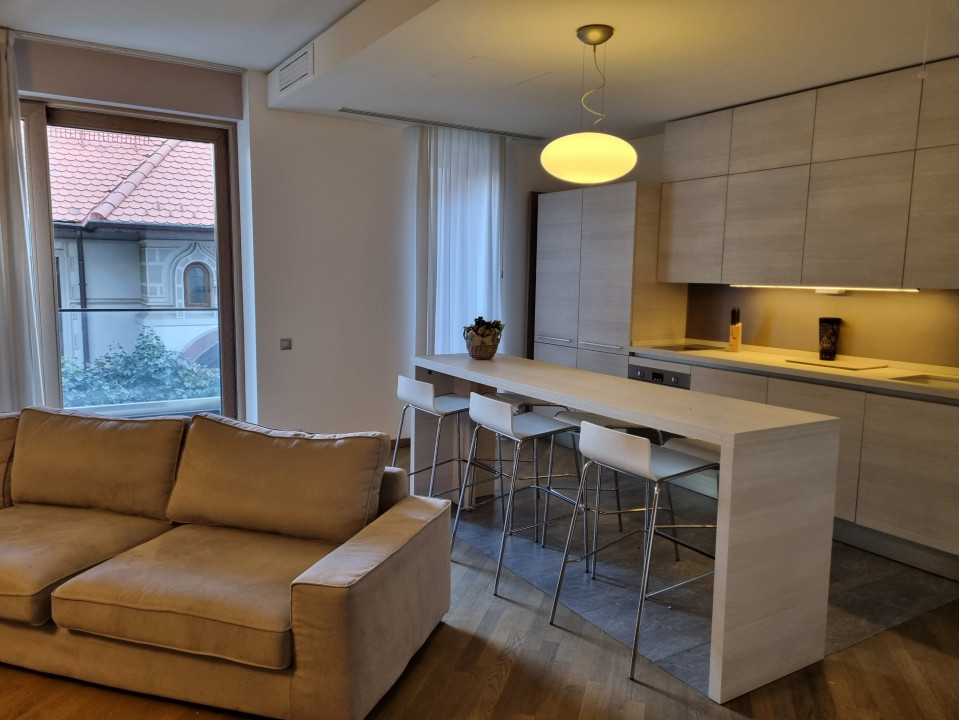 One bedroom apartment, next to Kiseleff park