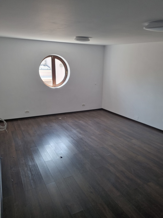 Vila cu arhitectura deosebita, in zona Universitate