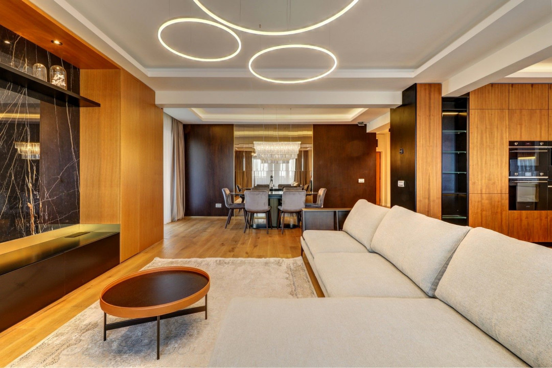 Delightful penthouse, high end furniture and finishings, close to city center