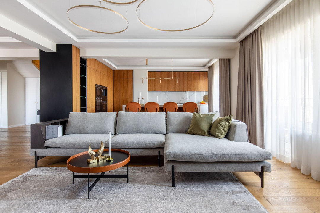 Delightful penthouse, high end furniture and finishings, close to city center