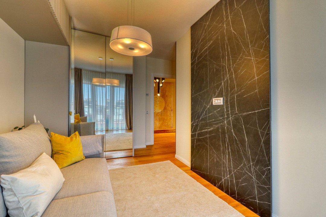 Delightful penthouse, high end furniture and finishings, close to city center