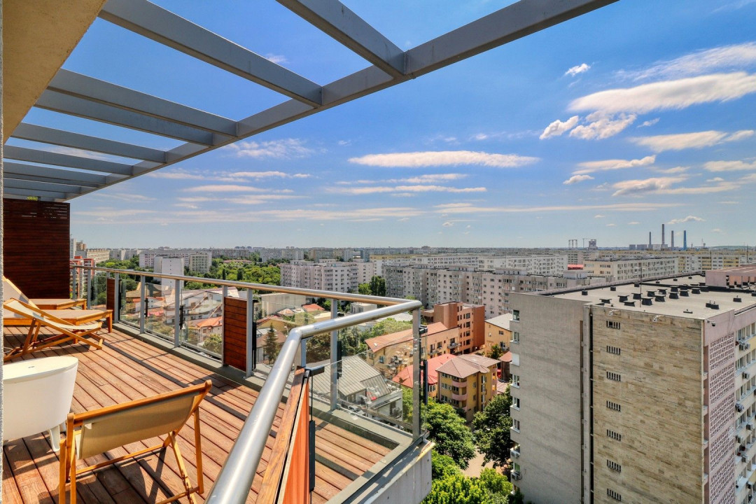 Delightful penthouse, high end furniture and finishings, close to city center