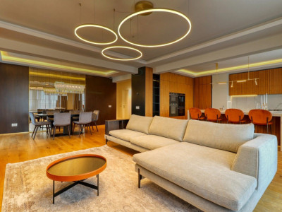 Delightful penthouse, high end furniture and finishings, close to city center