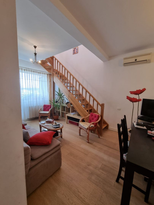 Duplex cu 3 camere, luminos si primitor