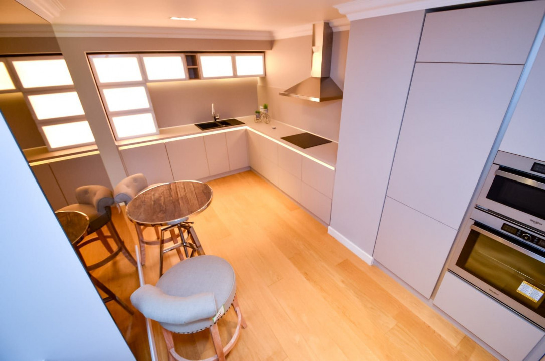 Beautiful garden apartment downtown