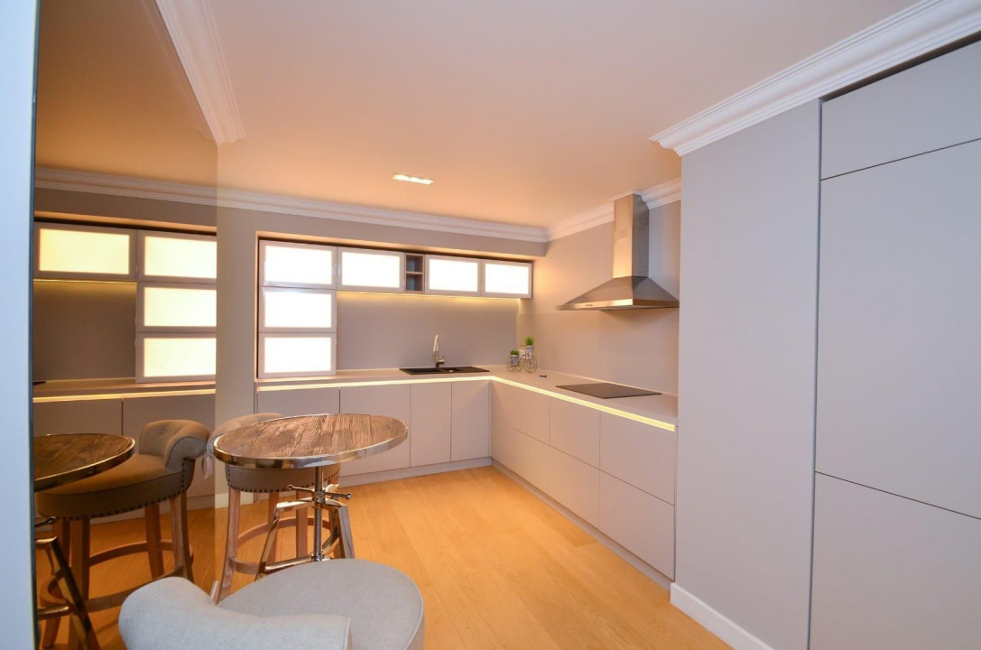 Beautiful garden apartment downtown