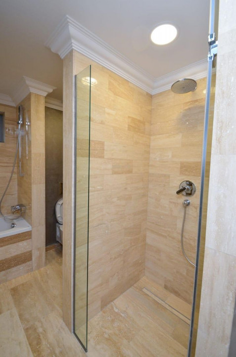 Beautiful garden apartment downtown