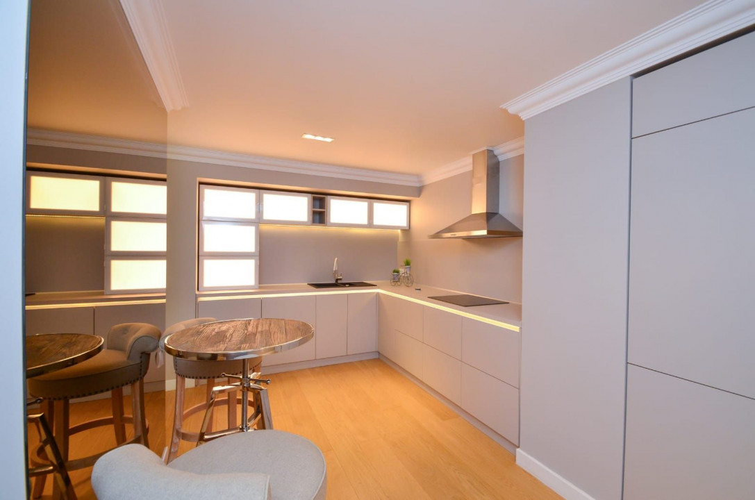 Beautiful garden apartment downtown