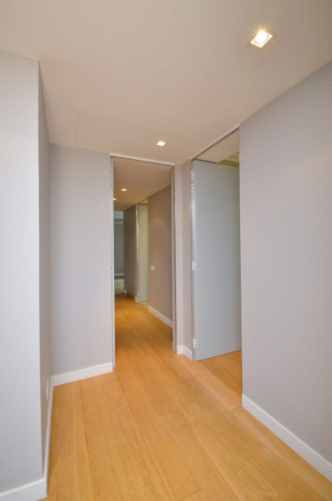 Beautiful garden apartment downtown