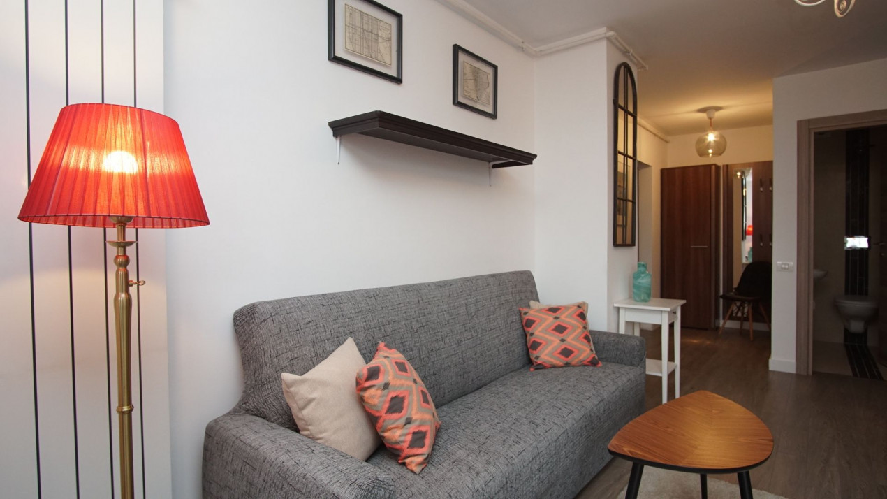 One bedroom apartament, close to Victoriei Square