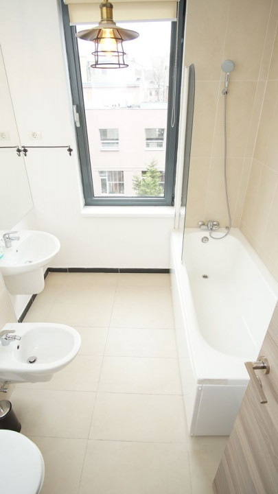 One bedroom apartament, close to Victoriei Square