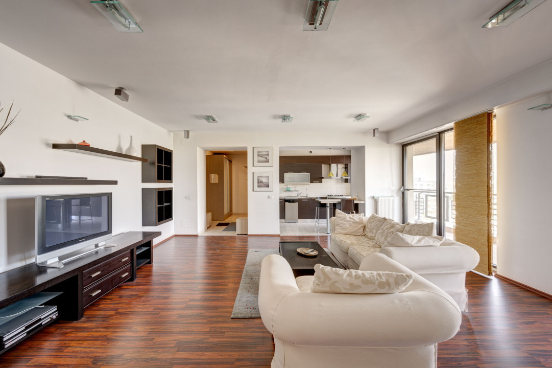 Apartament luminos si spatios, cu vedere la parc