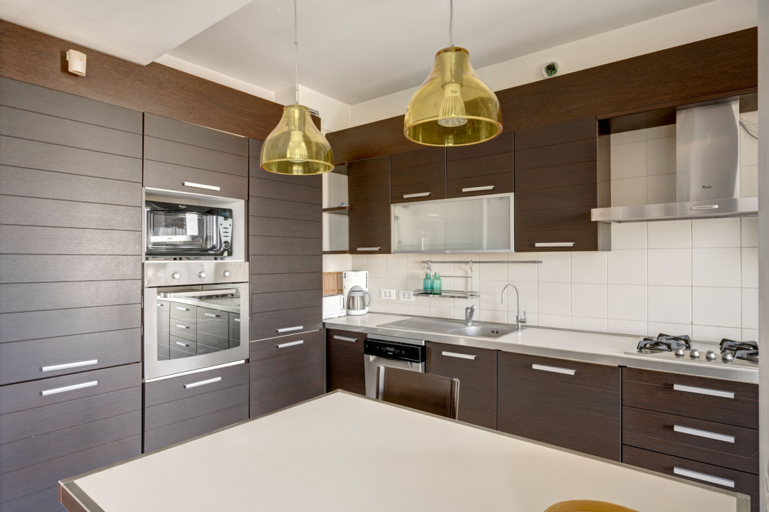 Apartament luminos si spatios, cu vedere la parc