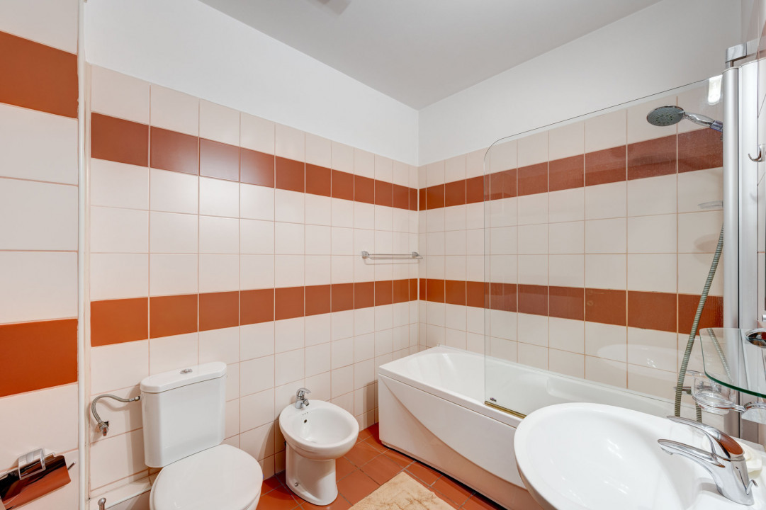 Apartament luminos si spatios, cu vedere la parc