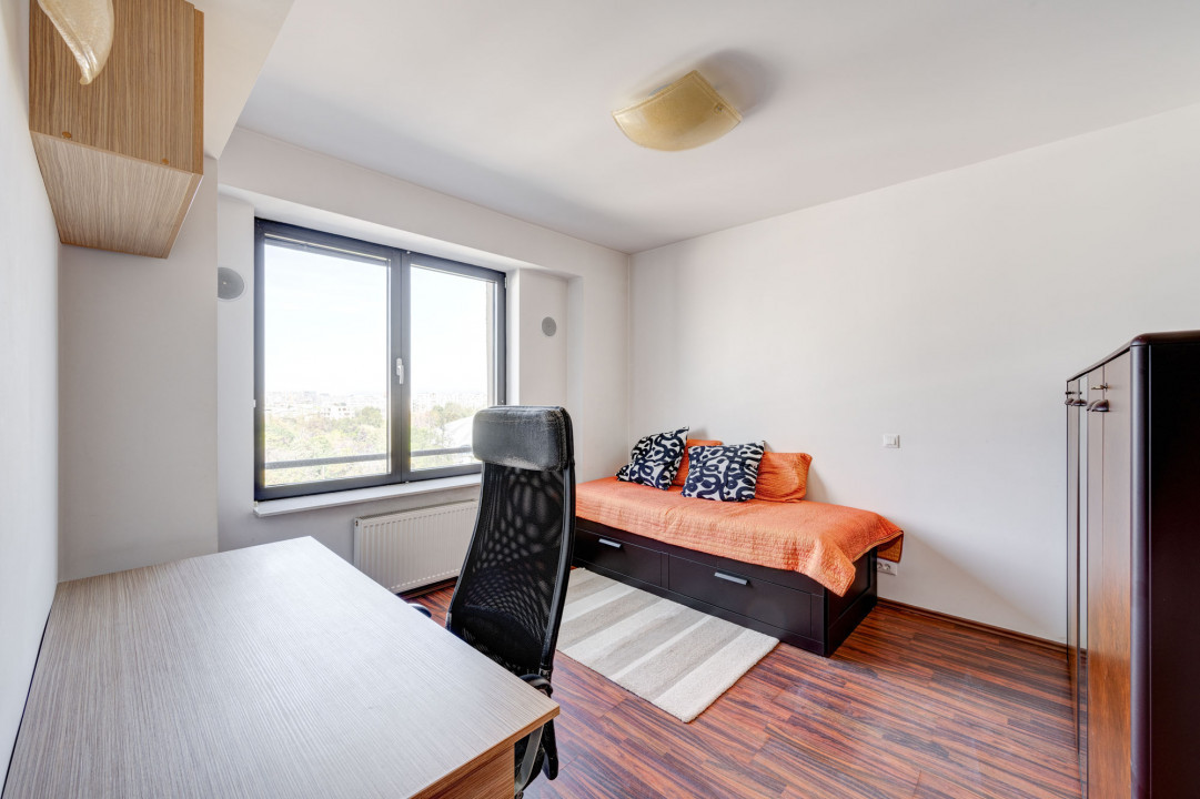 Apartament luminos si spatios, cu vedere la parc