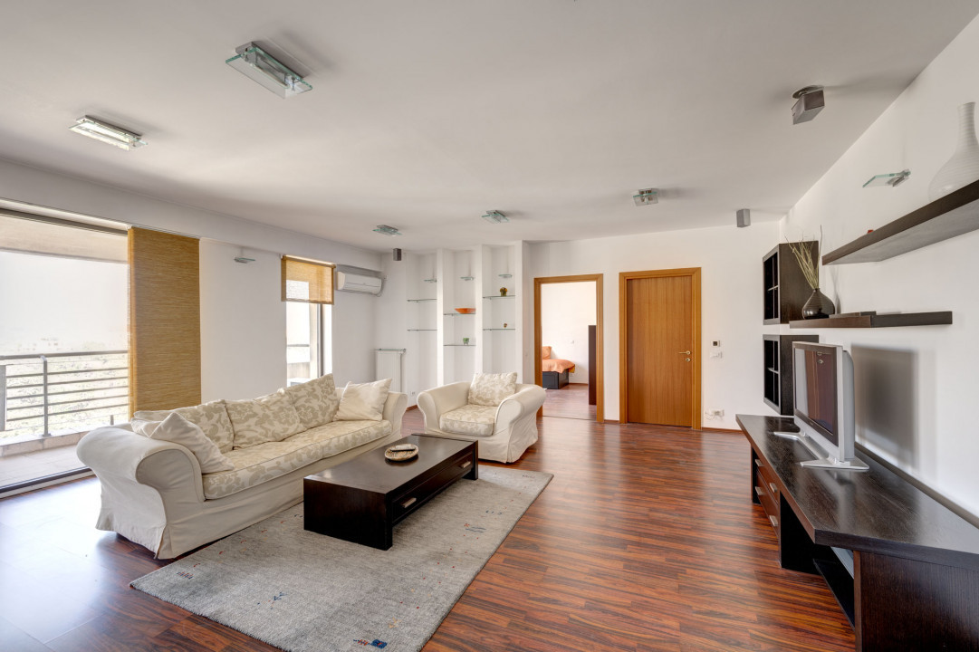 Apartament luminos si spatios, cu vedere la parc