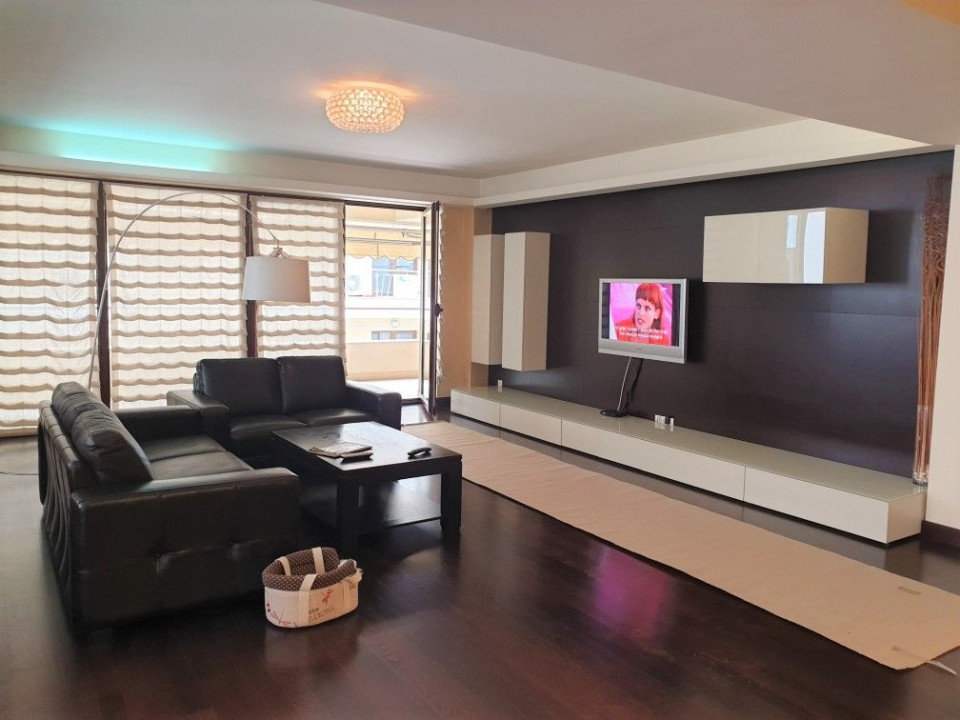 Apartament  generos, cu 4 camere, partial mobilat, langa Parcul Herastrau