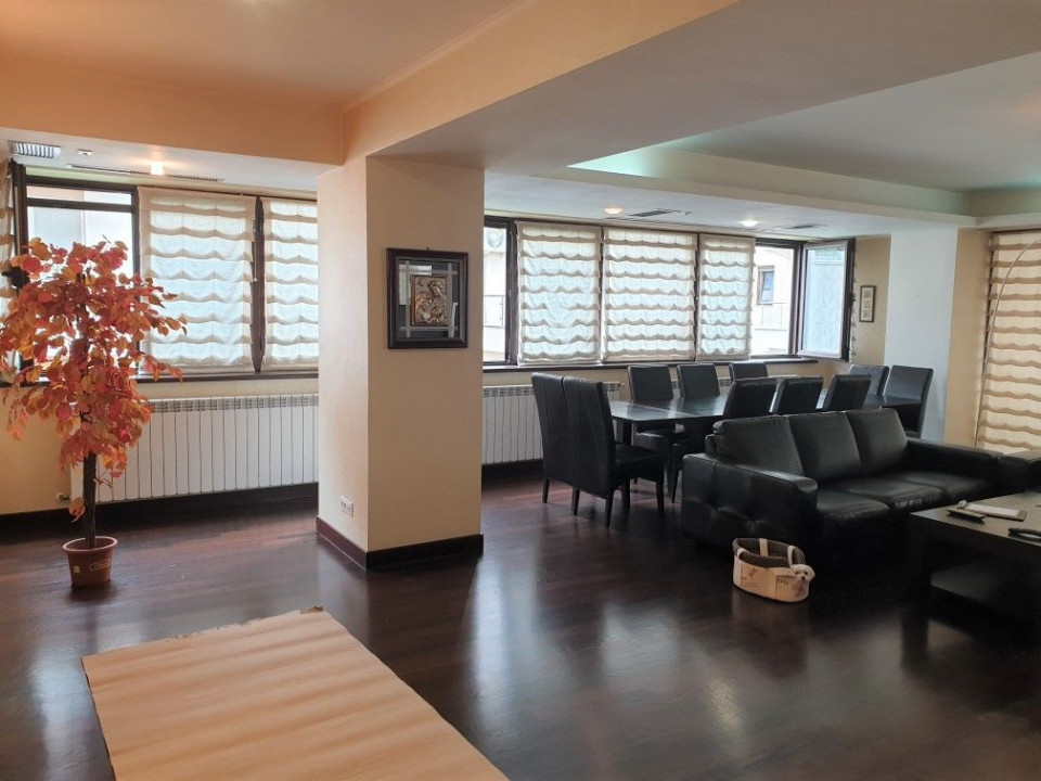 Apartament  generos, cu 4 camere, partial mobilat, langa Parcul Herastrau