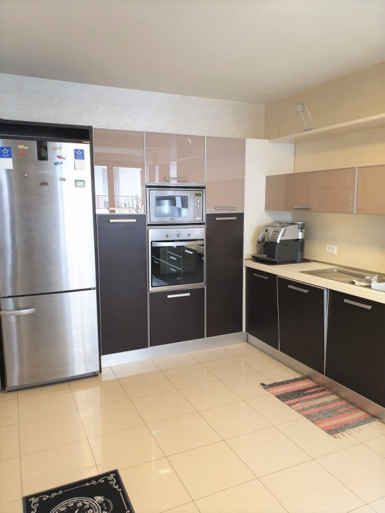 Apartament  generos, cu 4 camere, partial mobilat, langa Parcul Herastrau