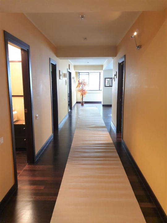 Apartament  generos, cu 4 camere, partial mobilat, langa Parcul Herastrau