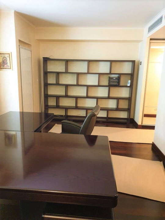 Apartament  generos, cu 4 camere, partial mobilat, langa Parcul Herastrau