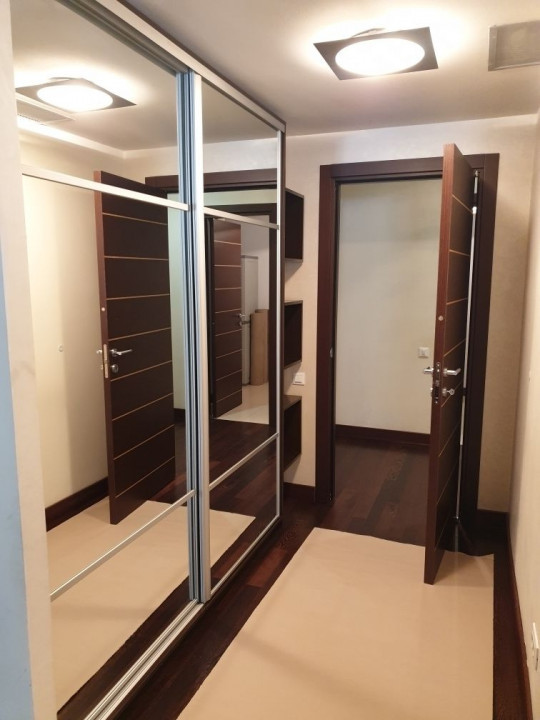 Apartament  generos, cu 4 camere, partial mobilat, langa Parcul Herastrau