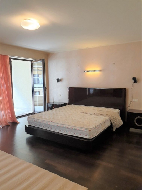 Apartament  generos, cu 4 camere, partial mobilat, langa Parcul Herastrau