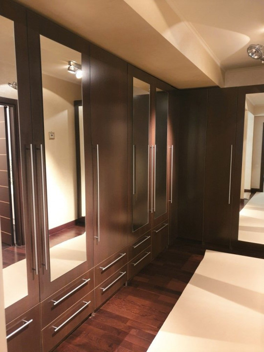 Apartament  generos, cu 4 camere, partial mobilat, langa Parcul Herastrau