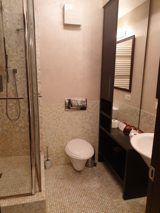 Apartament  generos, cu 4 camere, partial mobilat, langa Parcul Herastrau